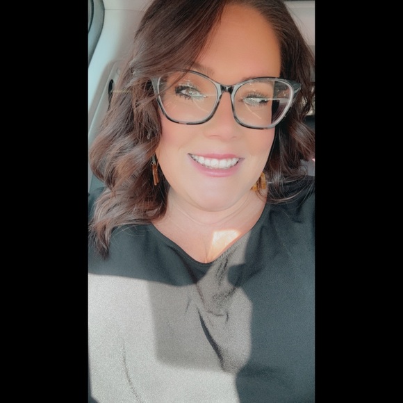 Meet your Posher, Kayla - Picture 1 of 1